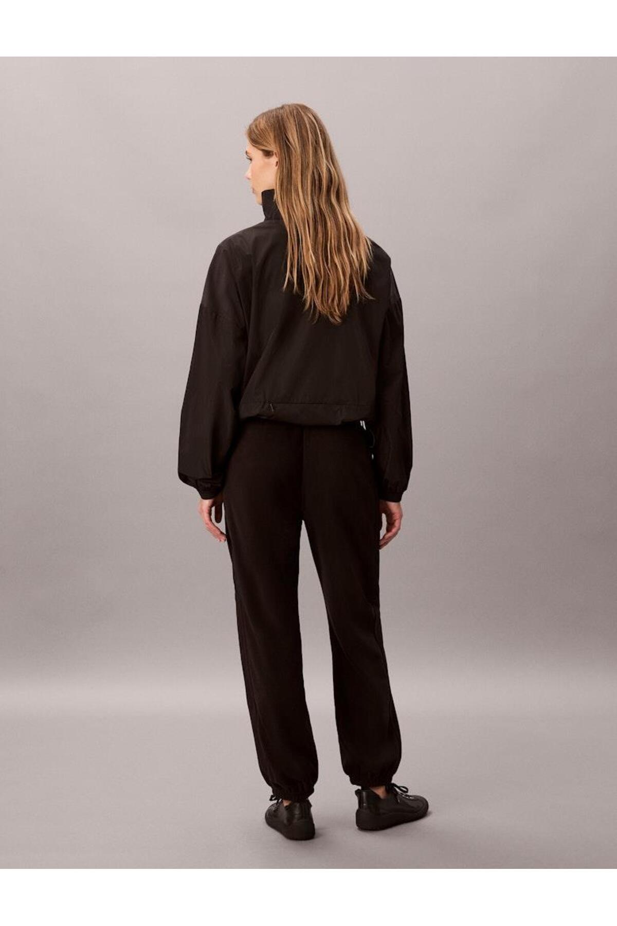 mixed-media-polar-fleece-jogger-ad1a-e.jpg