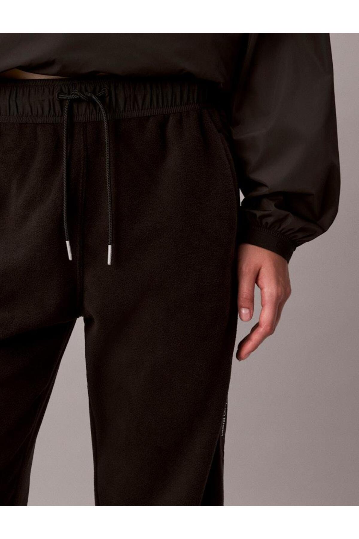 mixed-media-polar-fleece-jogger-eea87c.jpg