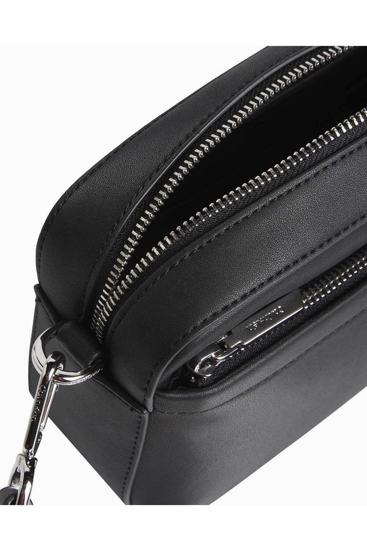 must-convertible-camera-bag-cc3883.jpg