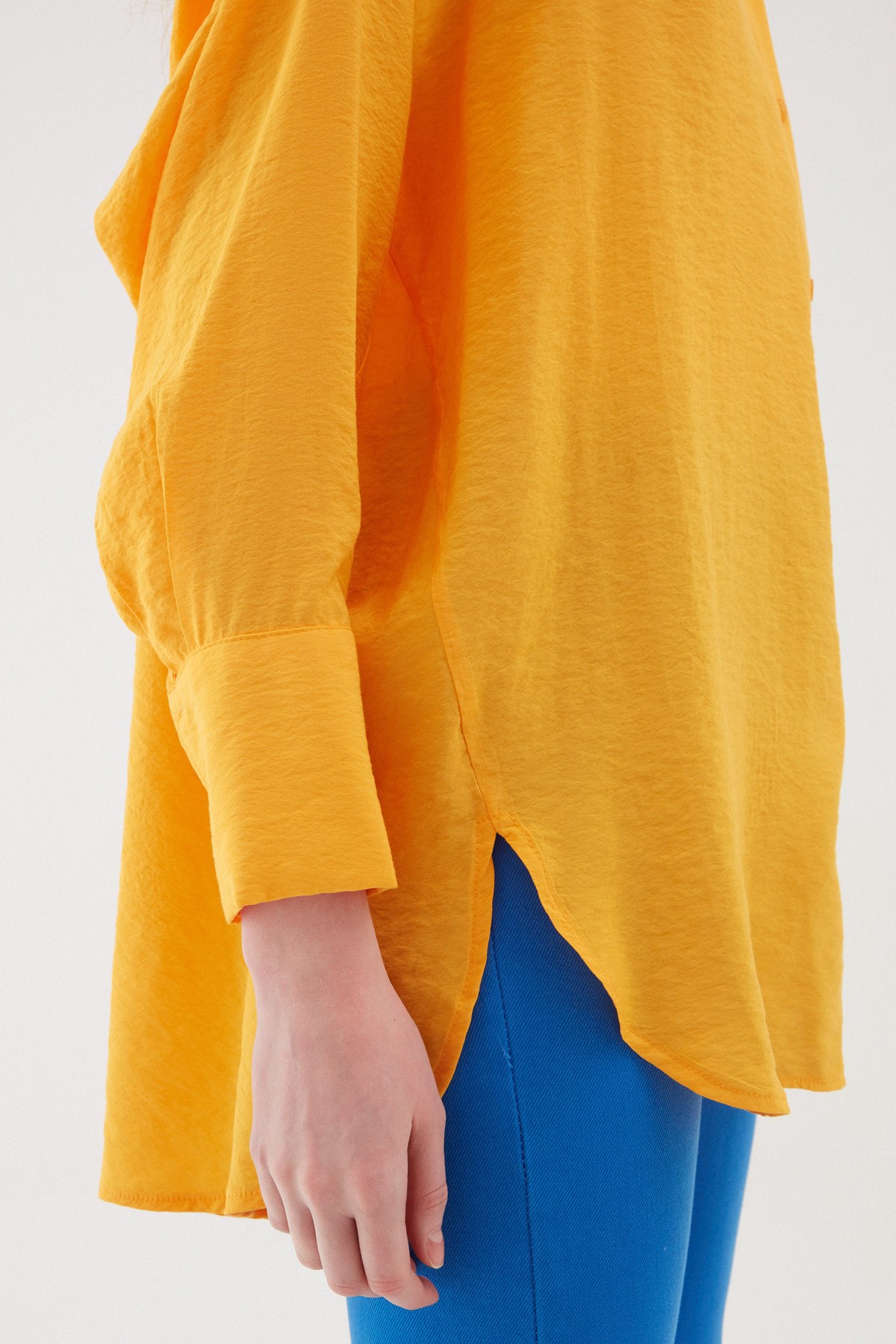 oversize-kesim-gomlek-turuncu-43b6-b.jpg