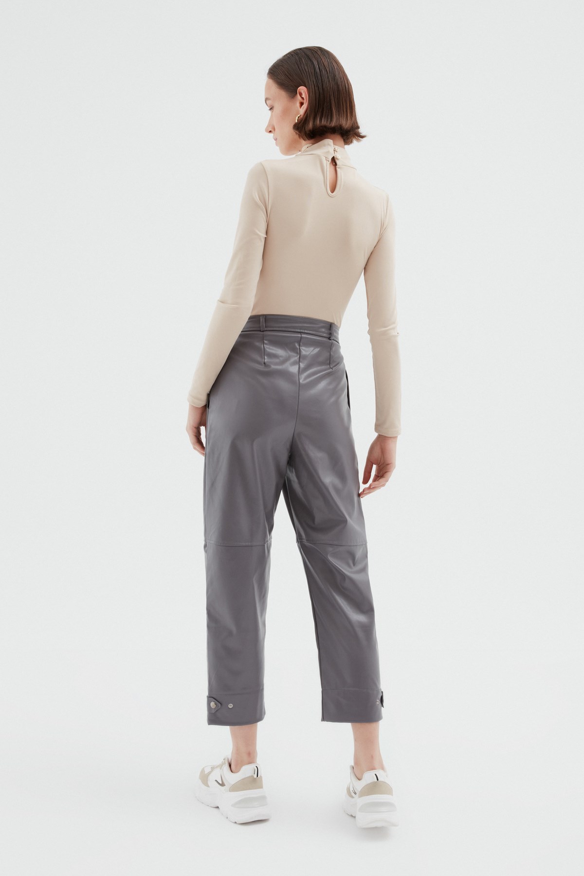 pacasi-citcitli-deri-jogger-gri-d-bed4.jpg