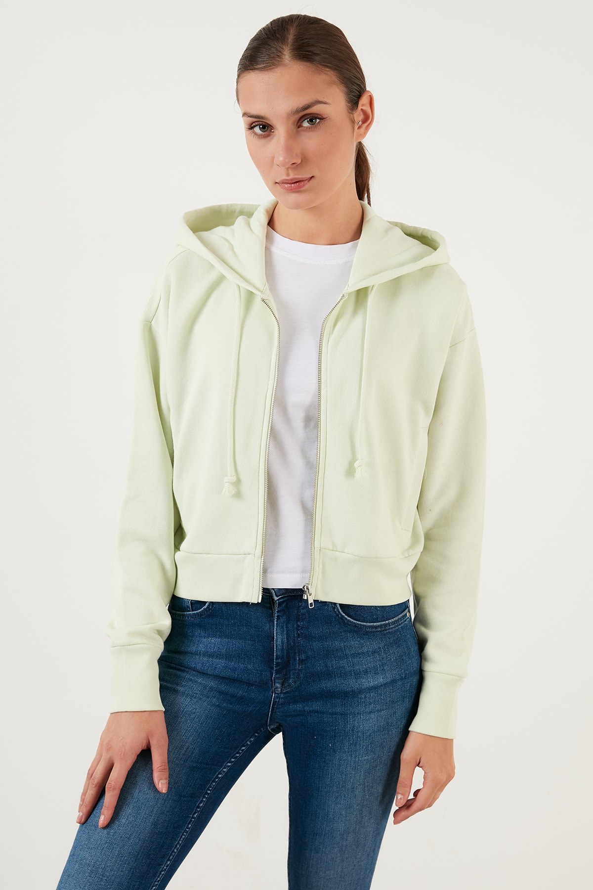 pamuklu-fermuarli-kapusonlu-crop-sweat--4ba1-.jpg
