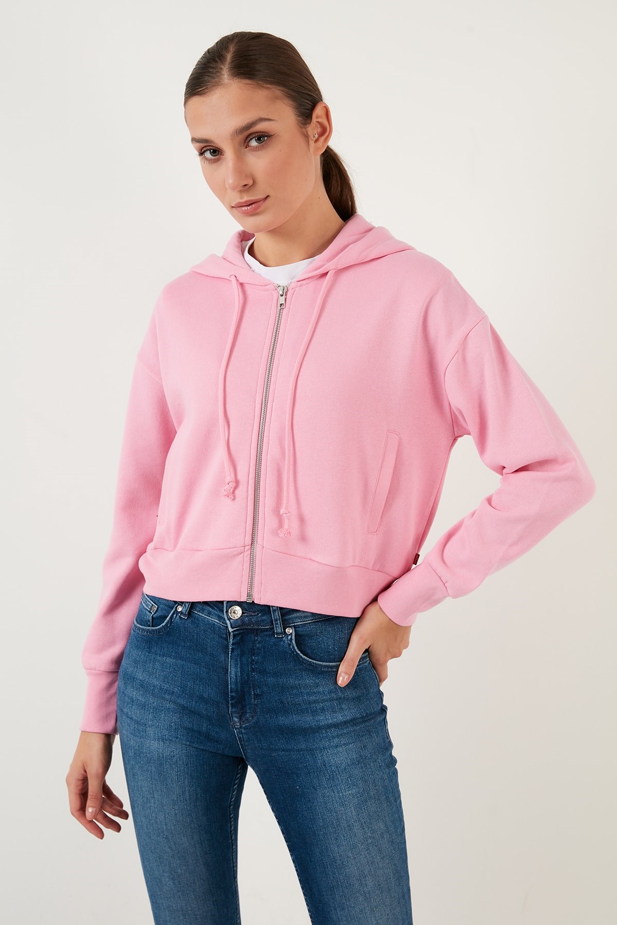 pamuklu-fermuarli-kapusonlu-crop-sweat-98d6cb.jpg