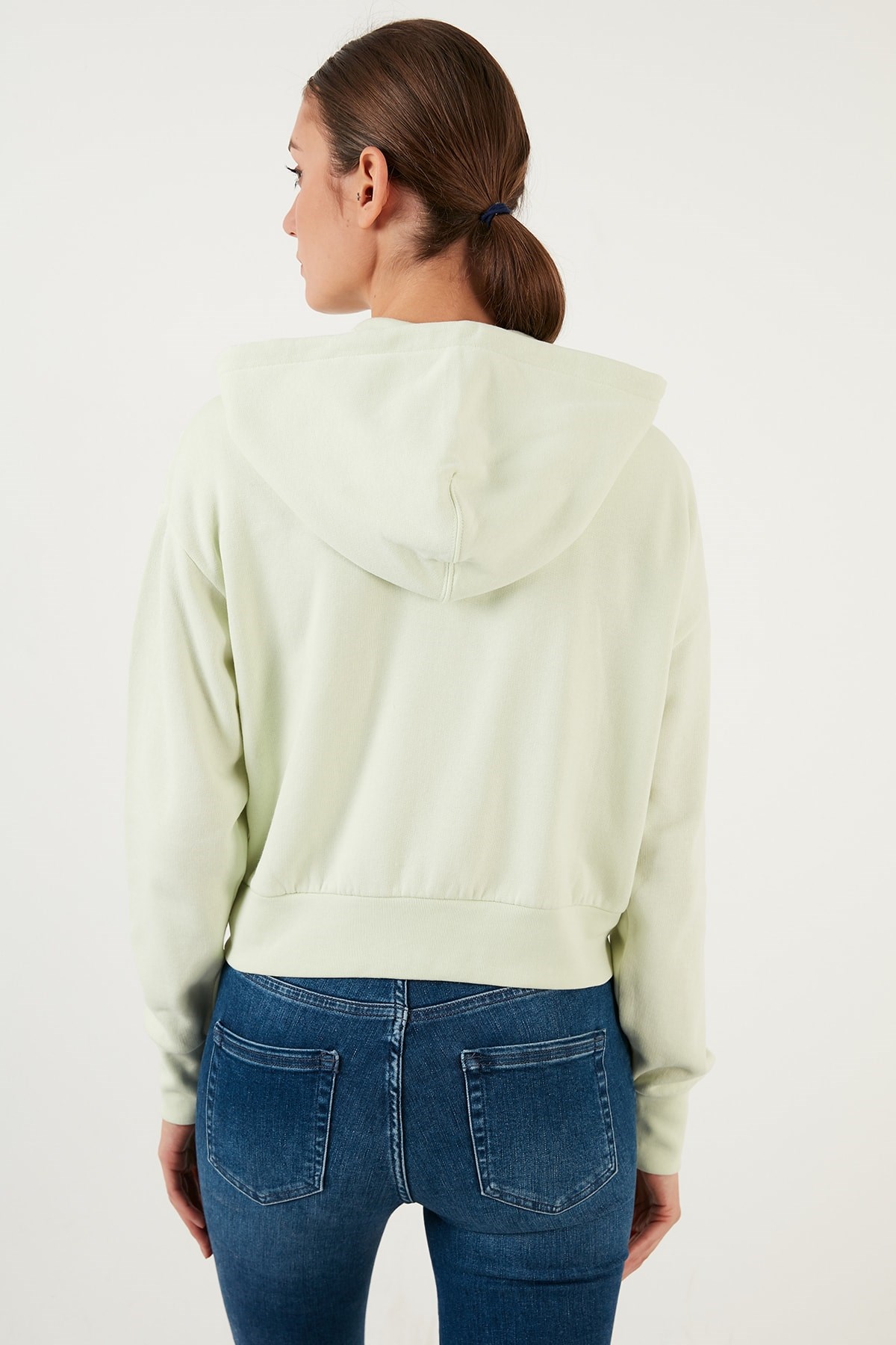 pamuklu-fermuarli-kapusonlu-crop-sweat-ea62ec.jpg