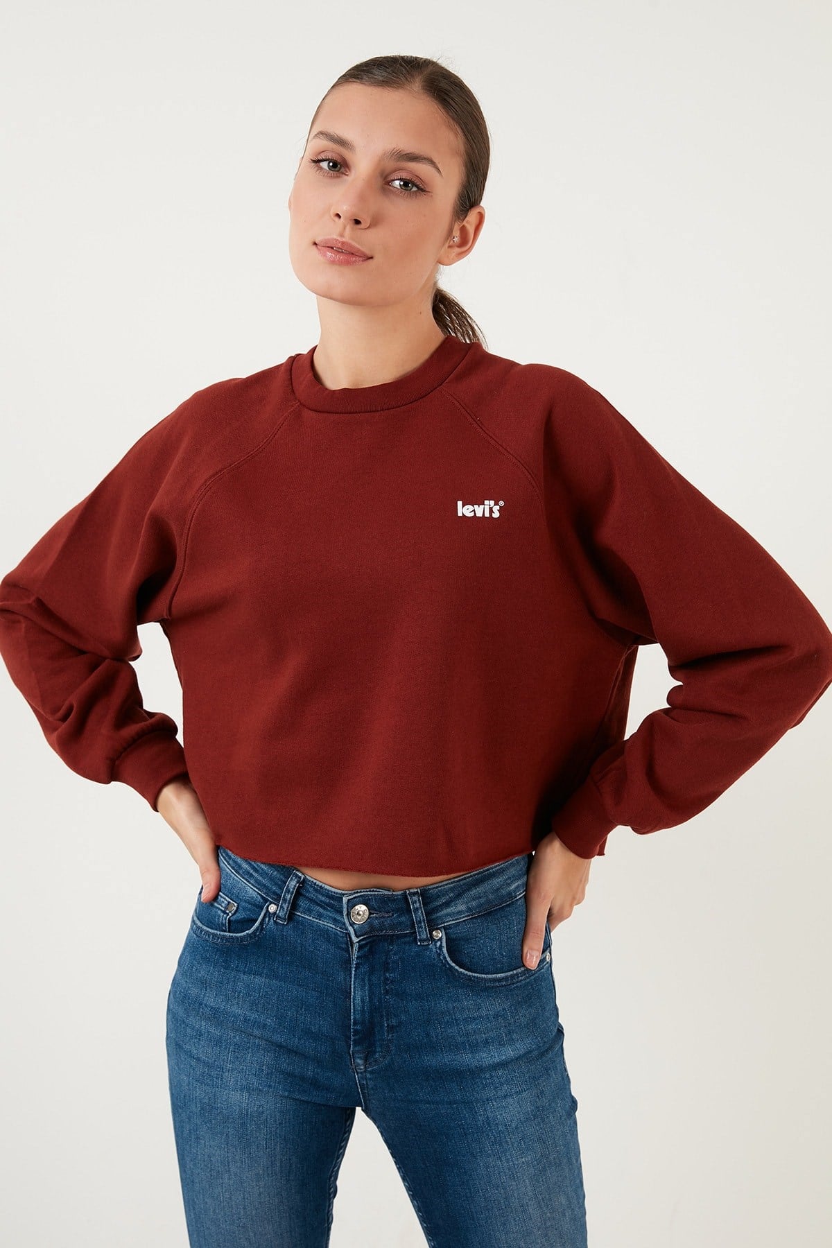 pamuklu-regular-fit-bisiklet-yaka-crop-e9-550.jpg
