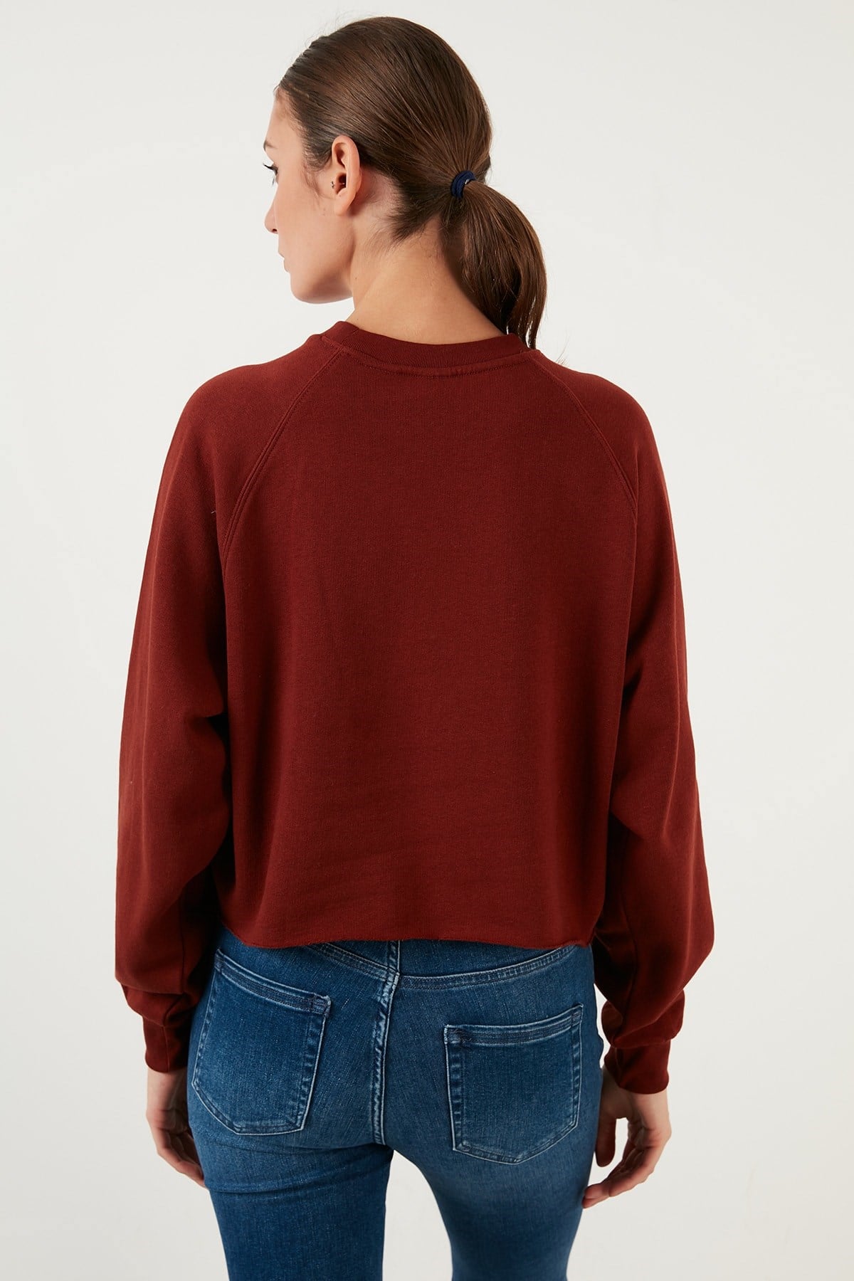 pamuklu-regular-fit-bisiklet-yaka-crop-f-8aff.jpg