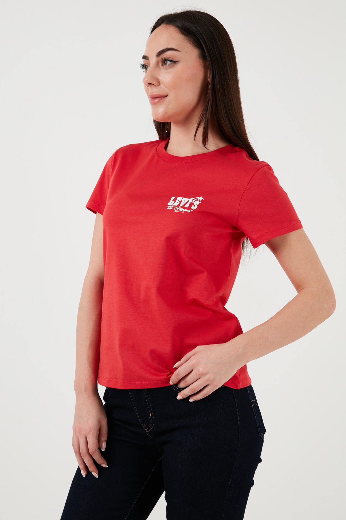 pamuklu-regular-fit-bisiklet-yaka-t-sh-c3ed3c.jpg