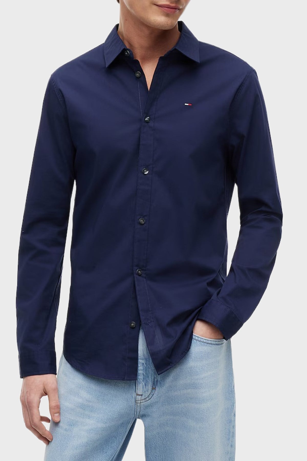 pamuklu-regular-fit-logolu-klasik-yaka-c154ff.jpg