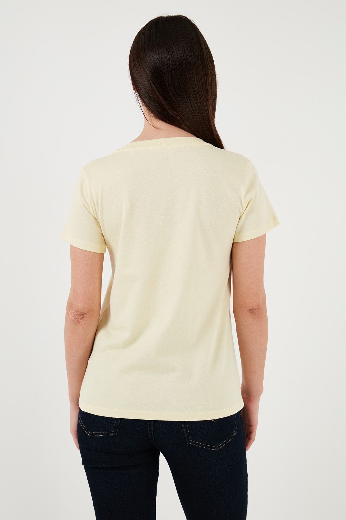 pamuklu-regular-fit-v-yaka-t-shirt-t-s-65f0f7.jpg