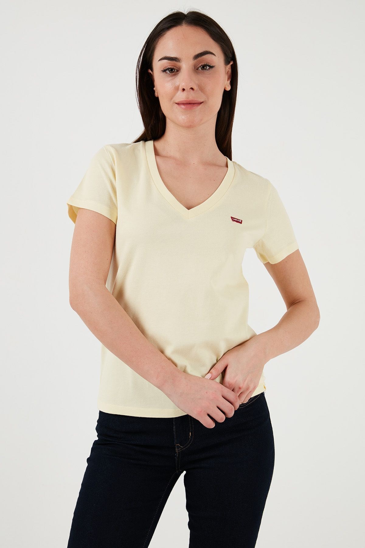 pamuklu-regular-fit-v-yaka-t-shirt-t-s-a8-498.jpg