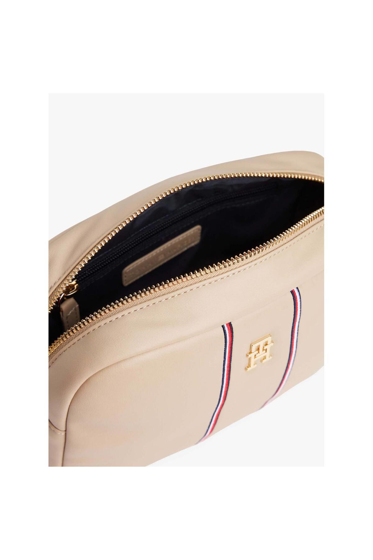 popette-soft-camera-bag-corp-e0f9e1.jpg
