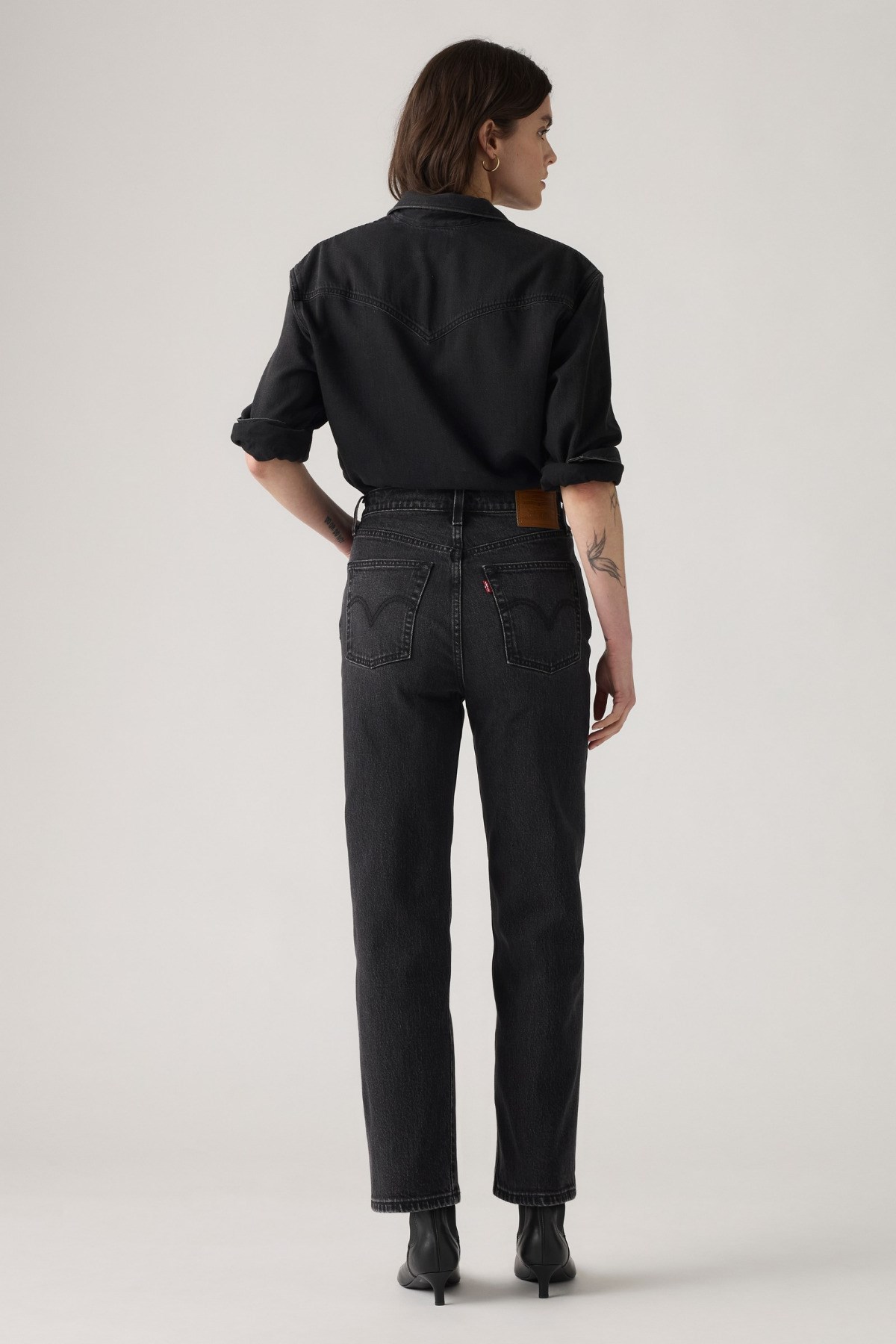 ribcage-straight-ankle-loom-about-med--f0f-ae.jpg