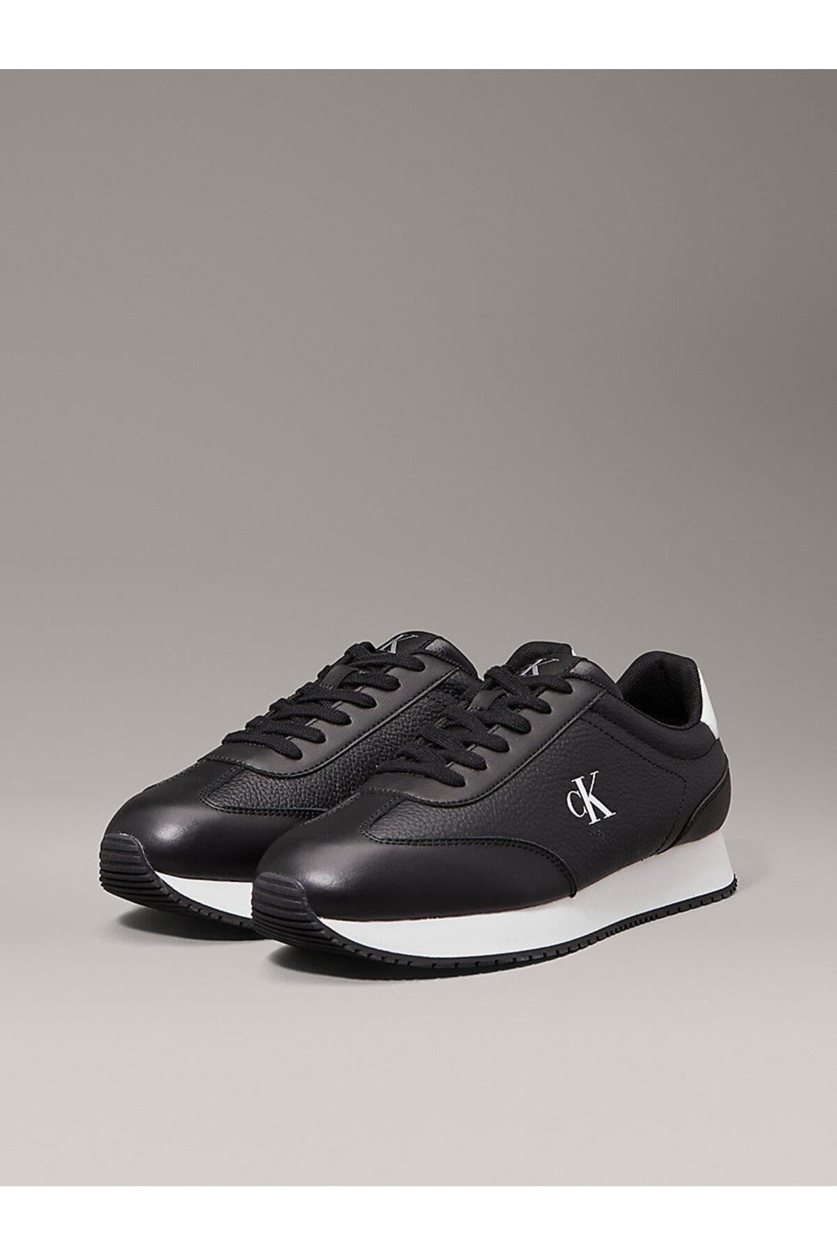 runner-laceup-tc-e4df-1.jpg