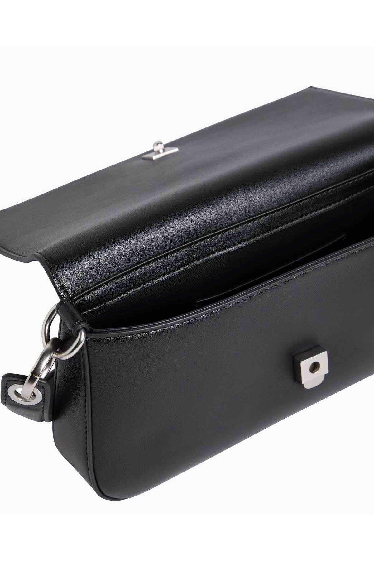 sculpted-flap-shoulder-bag-omuz-cantas-e91677.jpg