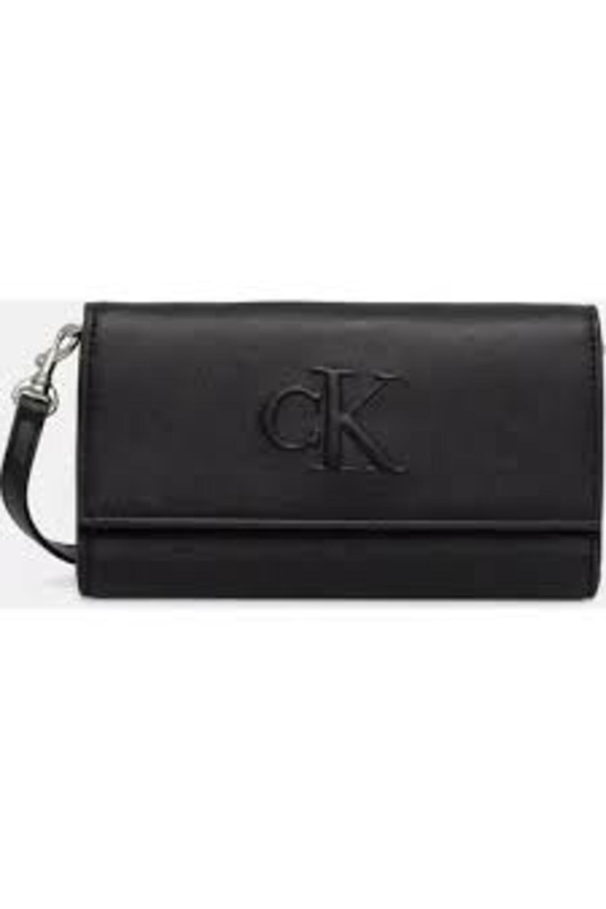 sculpted-long-fold-strap-wallet-9-4c8e.jpg