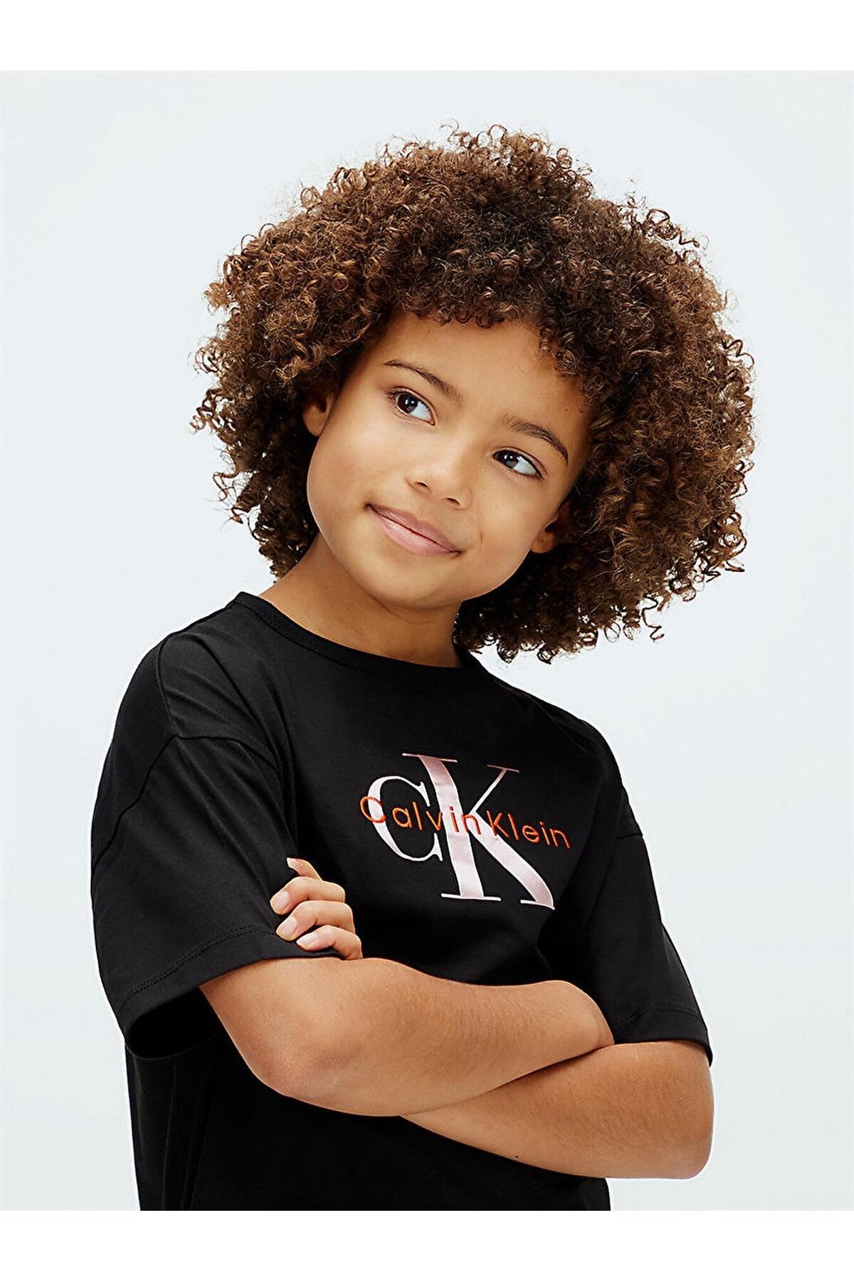 seasonal-monologo-ss-t-shirt-6-d918.jpg