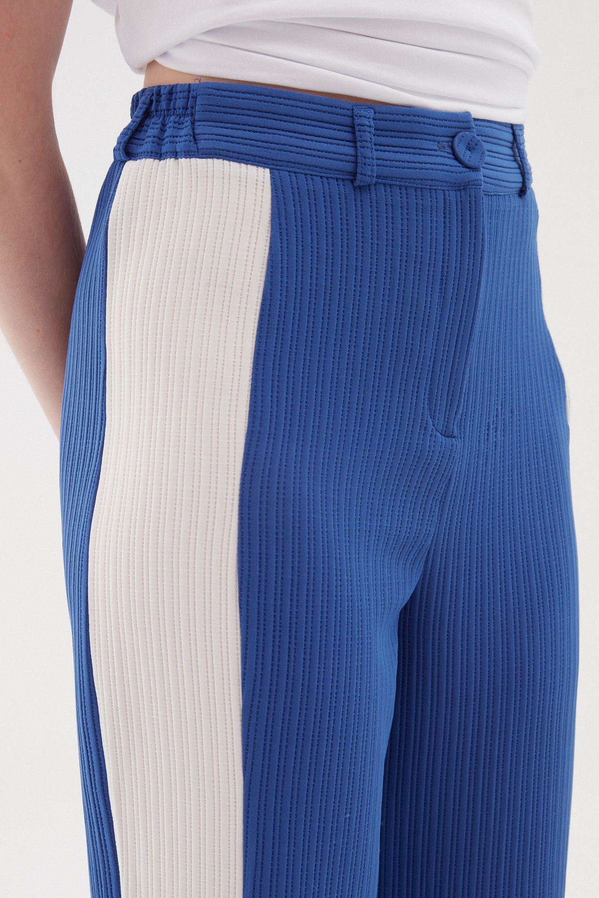serit-detayli-bol-paca-pantolon-indigo-ea9-4a.jpg