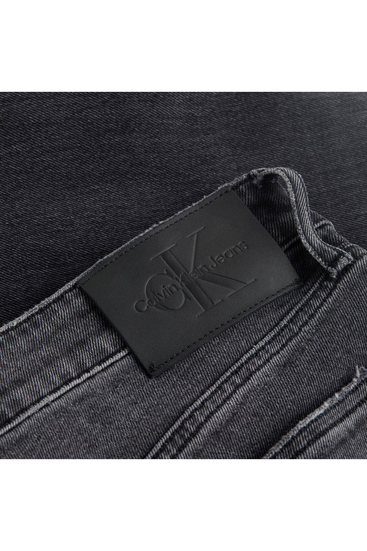 slim-taper-jeans-50c-4f.jpg