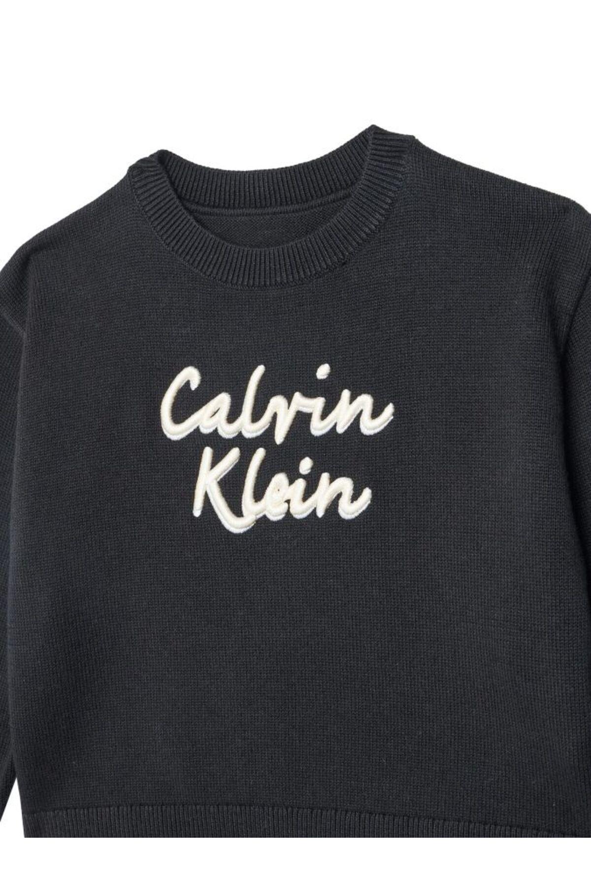 sweatshirt-8c3af8.jpg