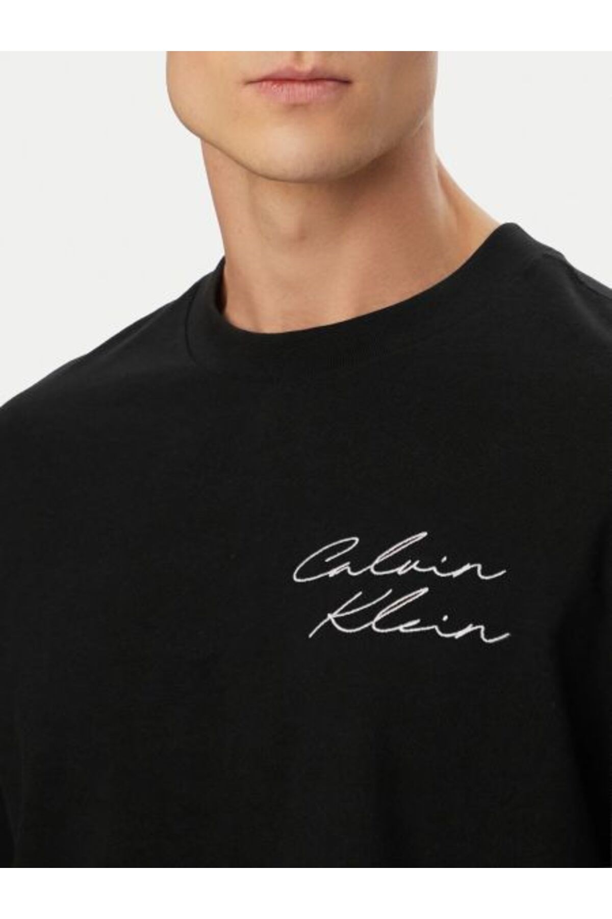 t-shirt-68e137.jpg