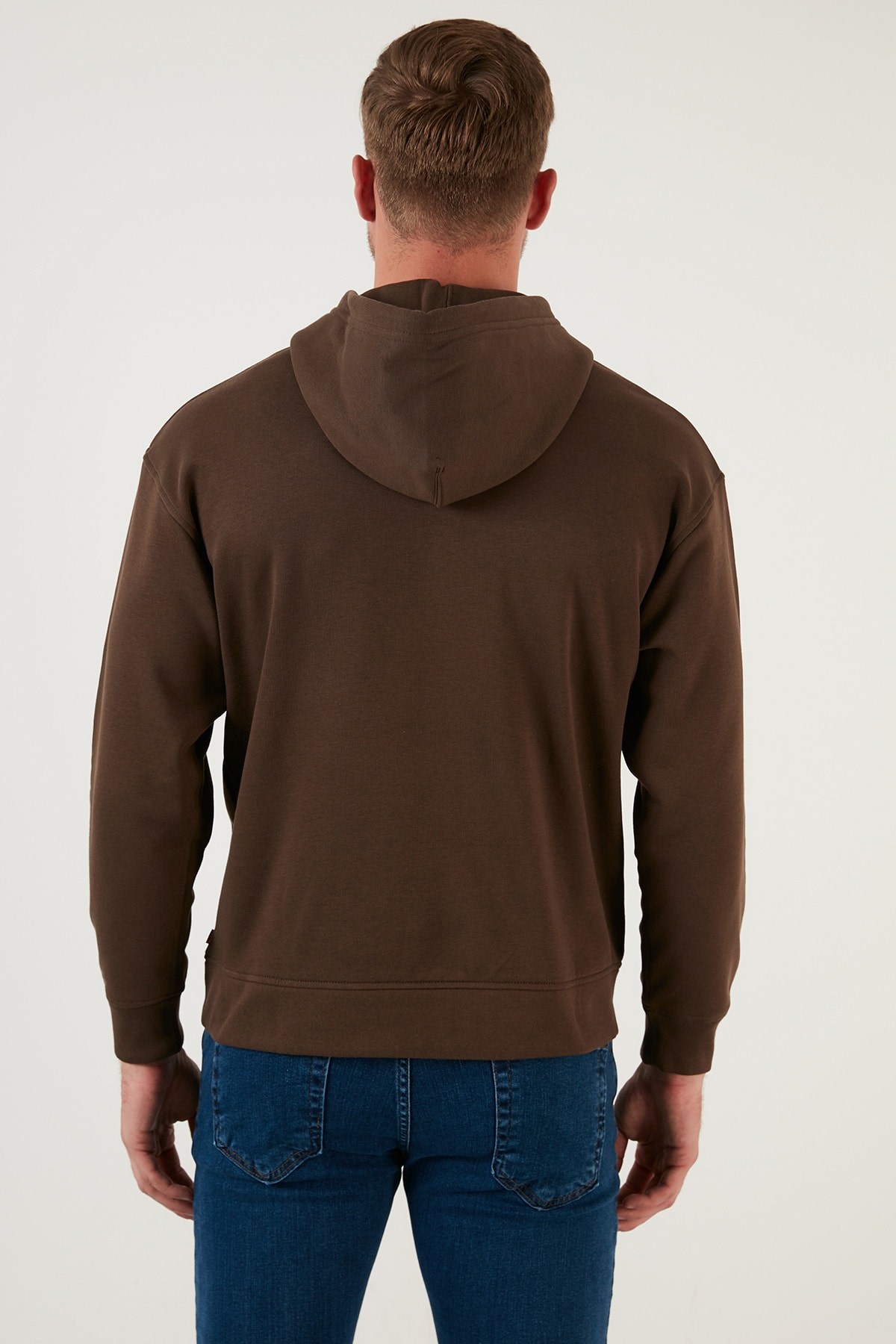 t2-relaxed-graphic-lse-poster-hood-rel-c35b-4.jpg