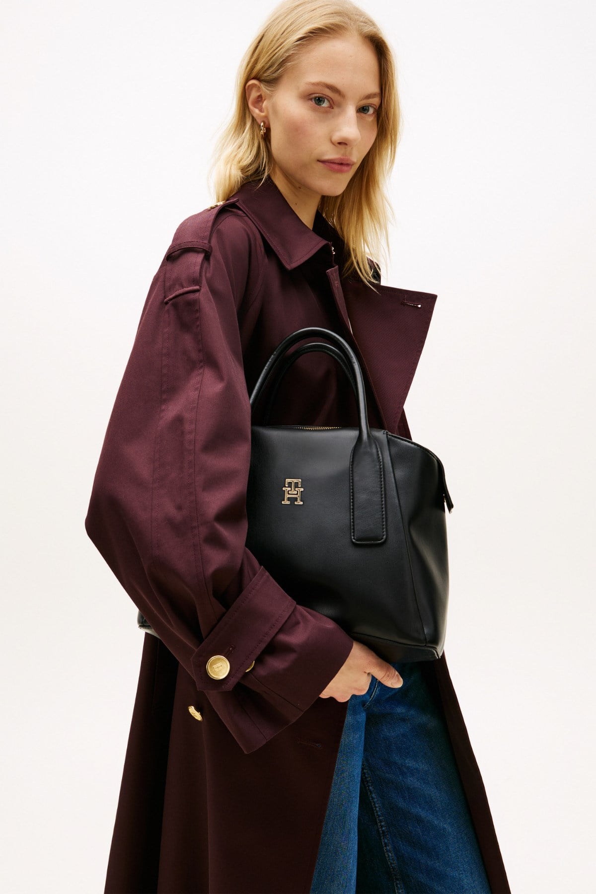 th-essential-satchel-siyah-canta-4-e6b2.jpg