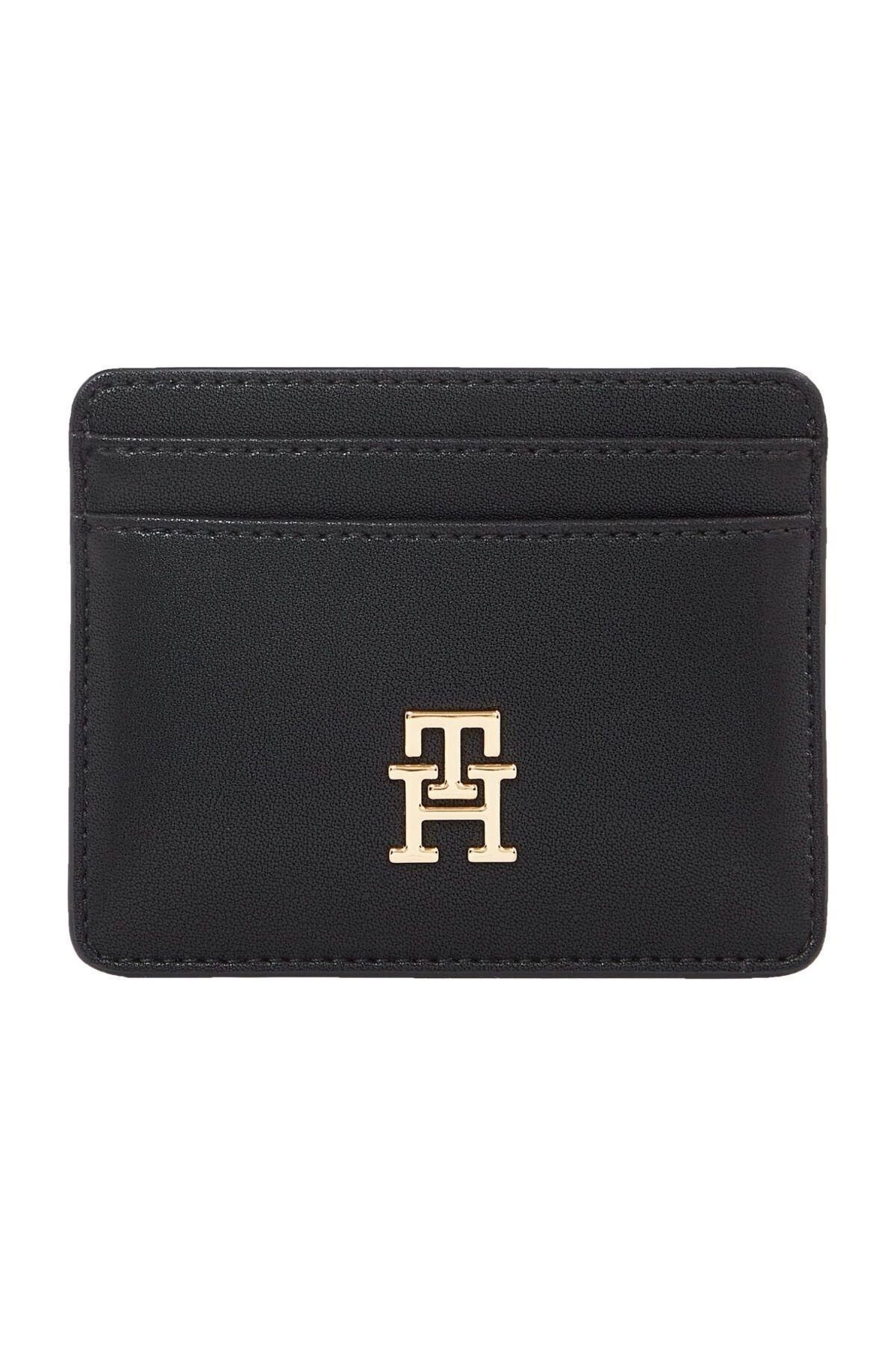 th-feminine-cc-holder-02-301.jpg