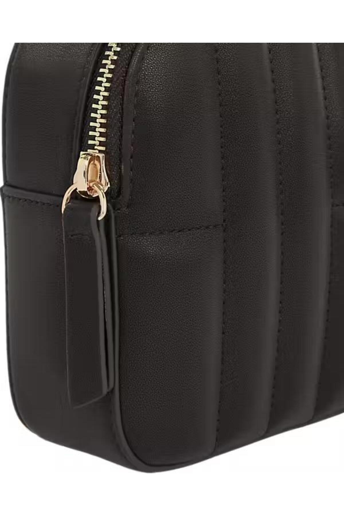 th-feminine-conv-camera-bag-01336b.jpg