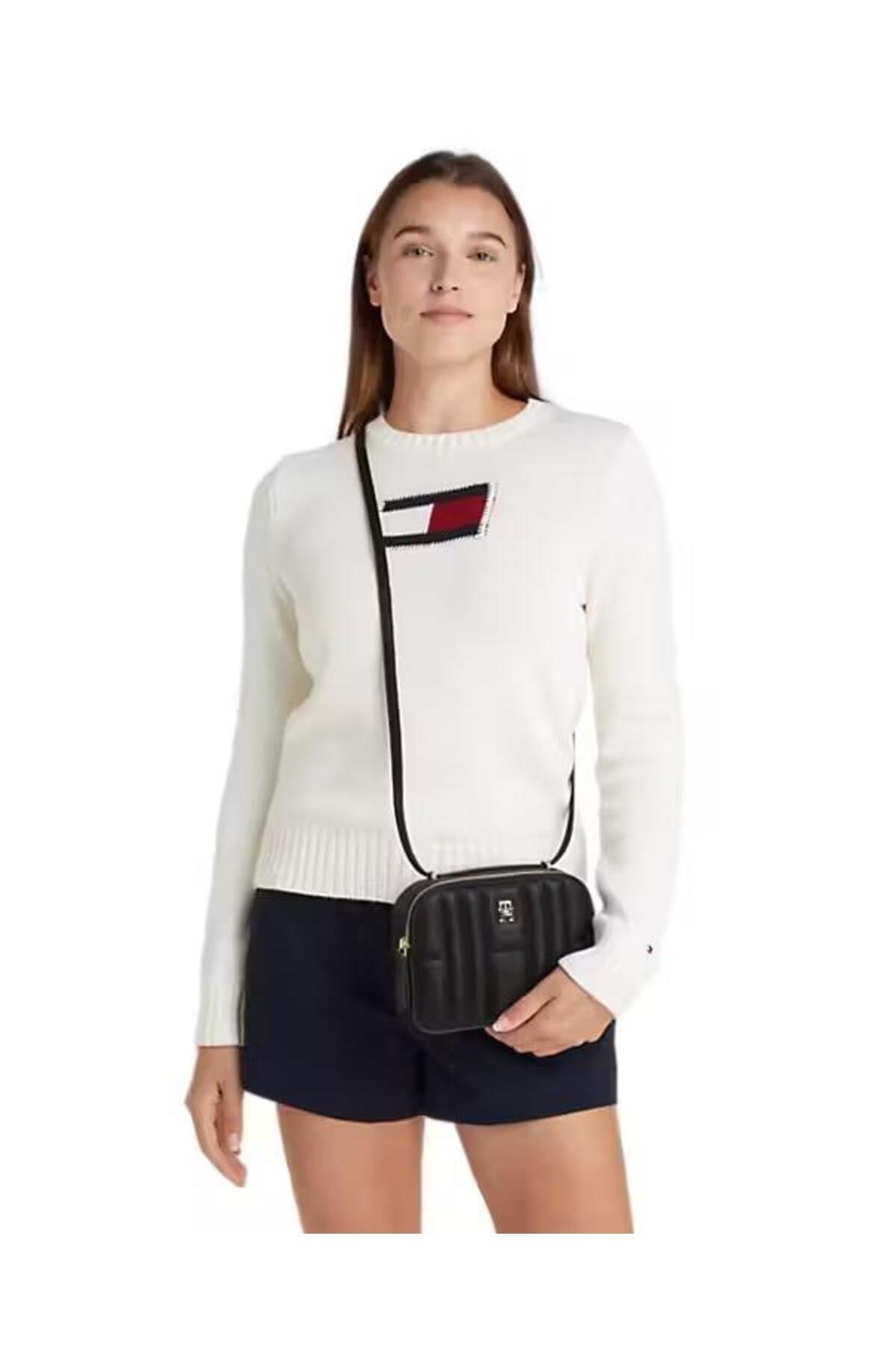 th-feminine-conv-camera-bag-5-41f5.jpg
