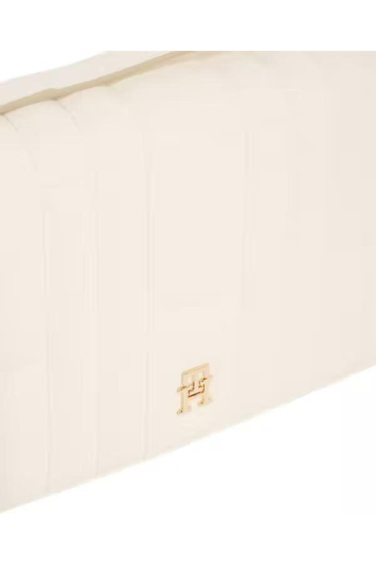 th-feminine-conv-crossover-04cc-4.jpg