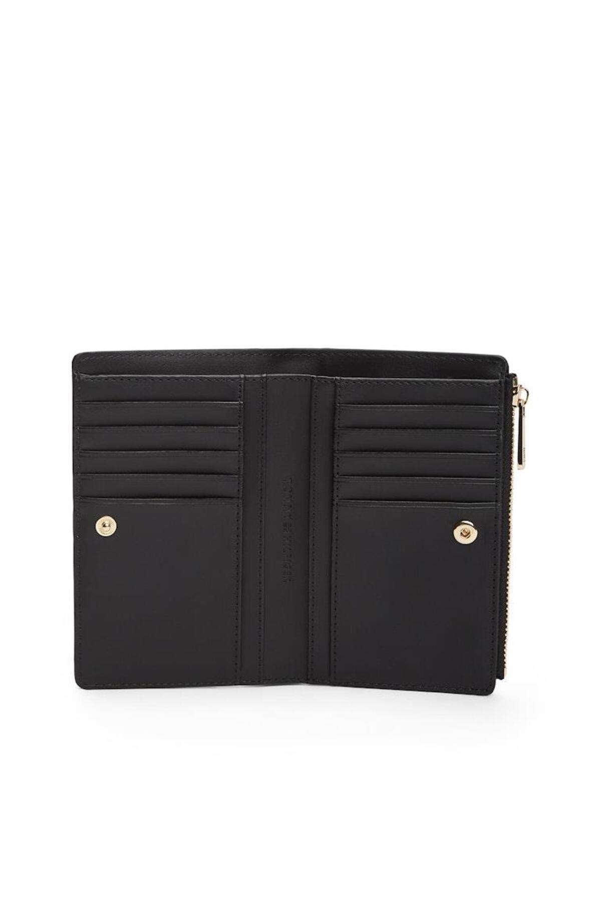th-glam-bifold-wallet-aa2-aa.jpg