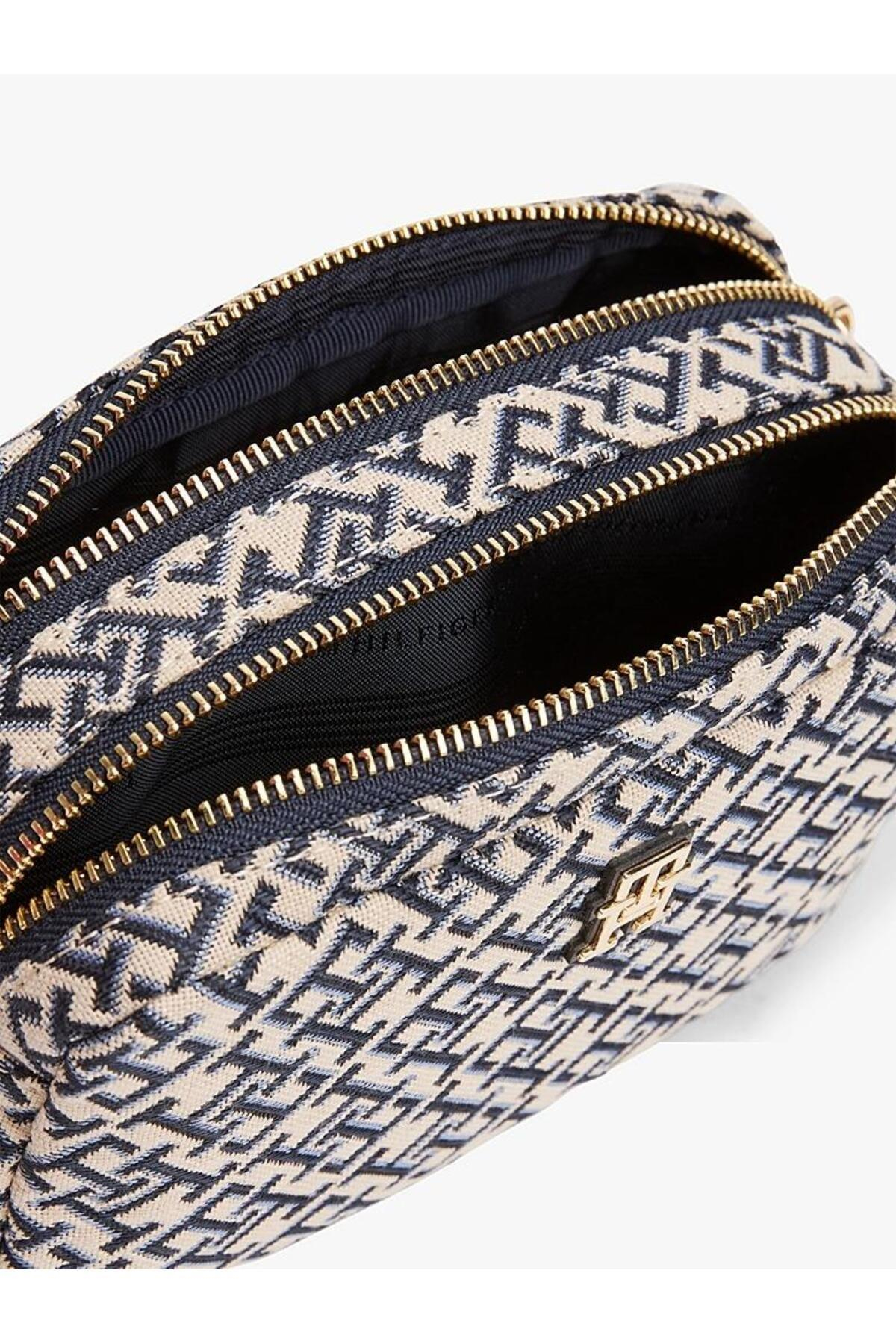 th-jacquard-camera-bag-9a4-27.jpg
