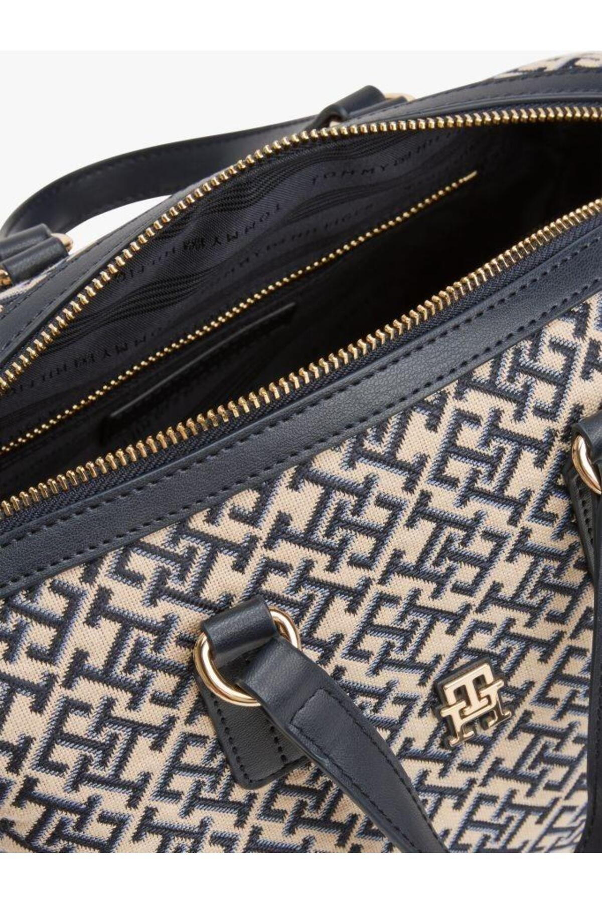 th-jacquard-med-duffle-773-a6.jpg