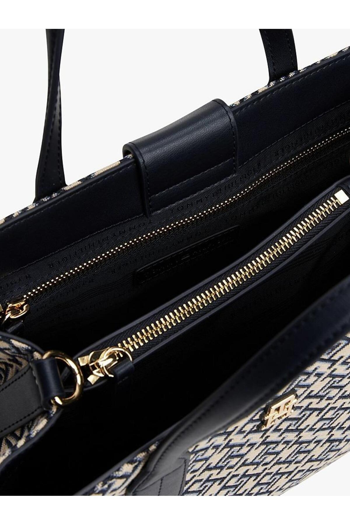 th-jacquard-satchel-e5d965.jpg