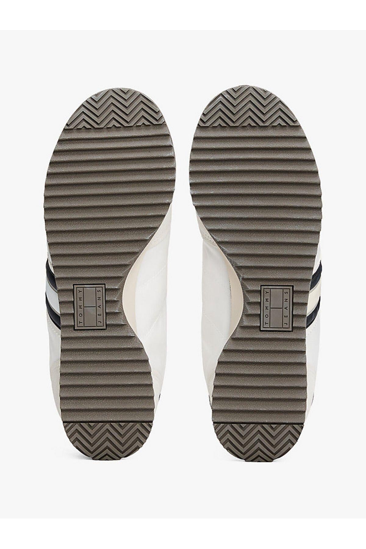 tjm-retro-runner-cleated-ecda78.jpg