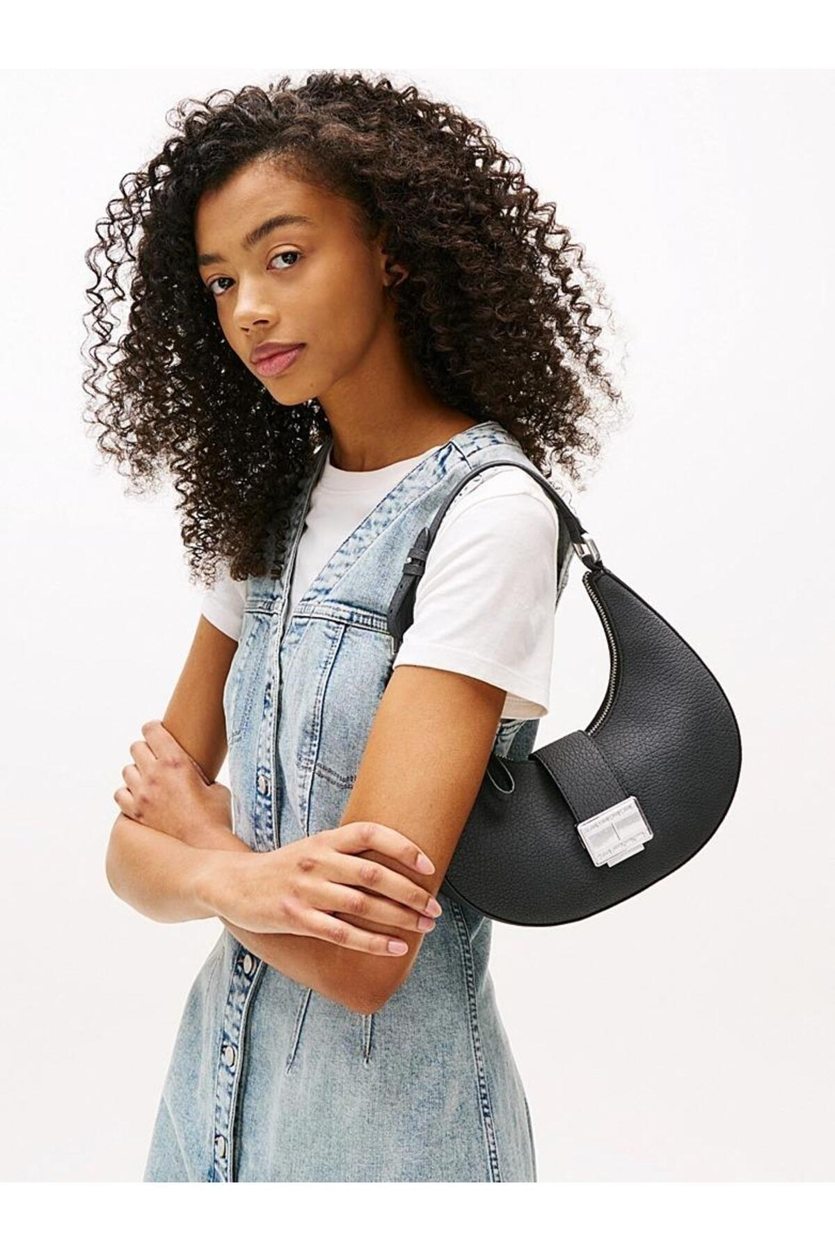 tjw-crush-shoulder-bag-677cf4.jpg
