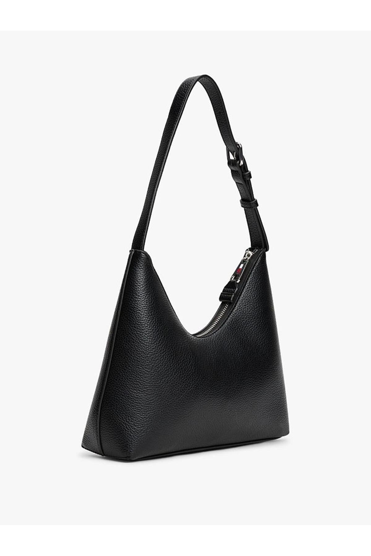 tjw-must-shoulder-bag-c-feee.jpg