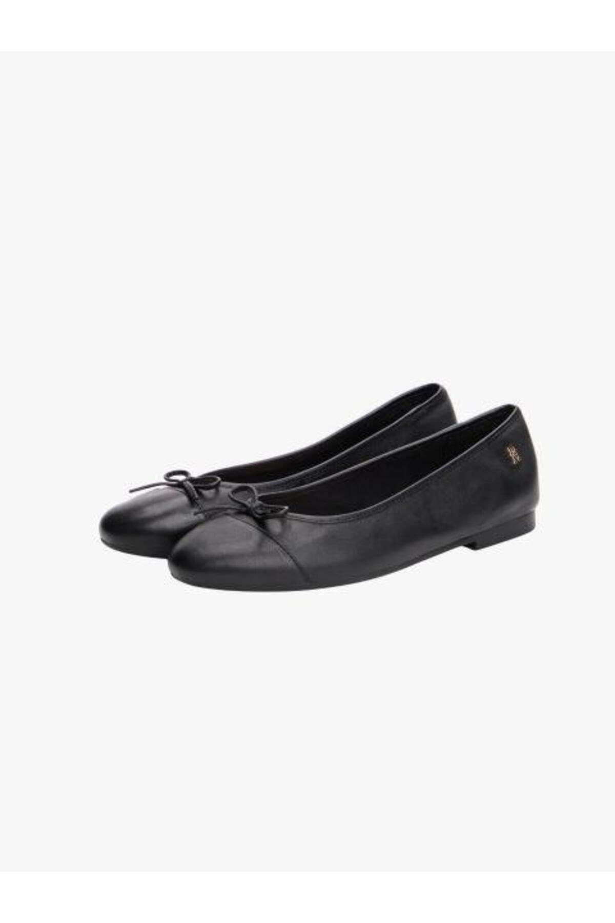 toe-cap-leather-ballerina-8a4885.jpg