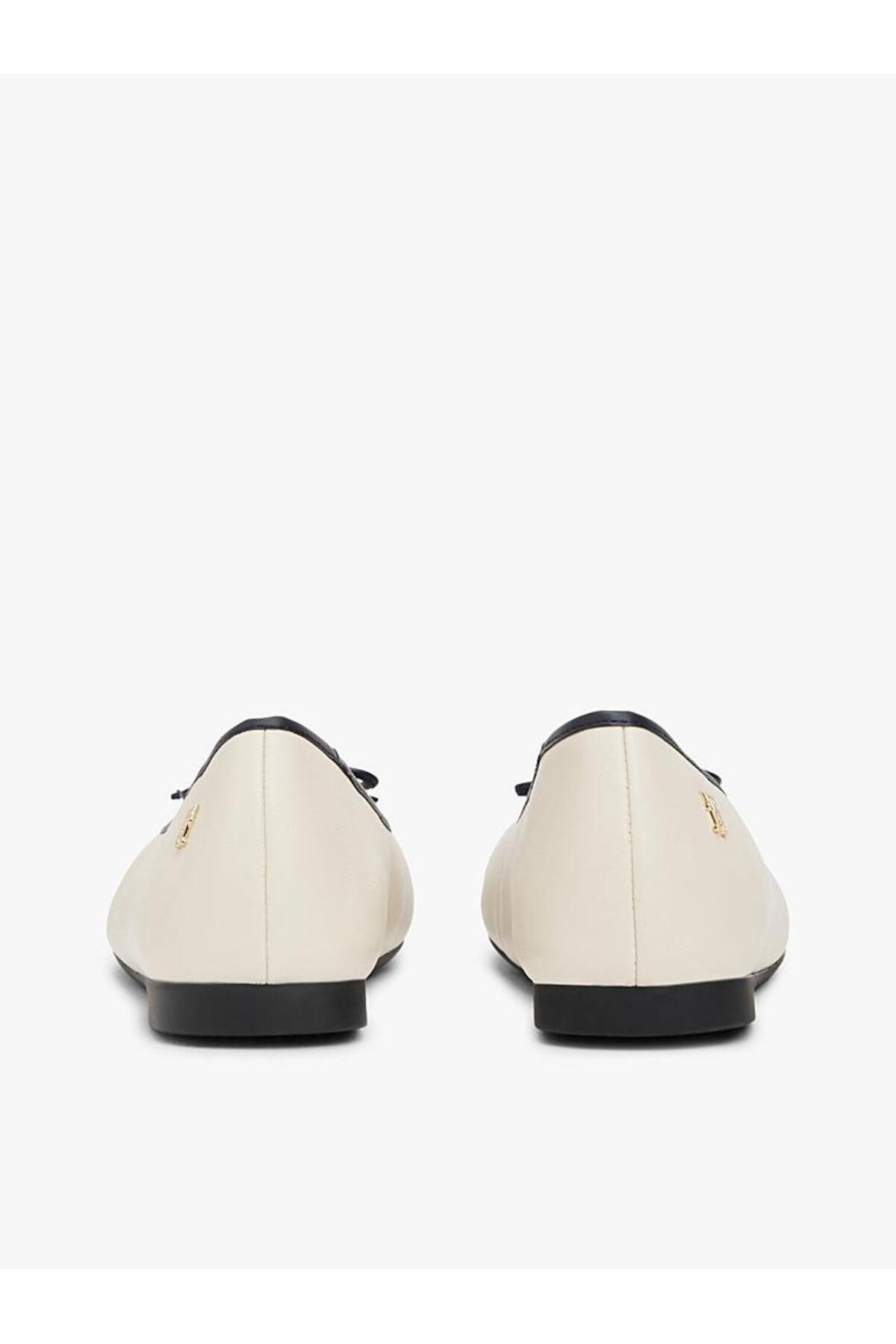 toe-cap-leather-ballerina-aa52da.jpg