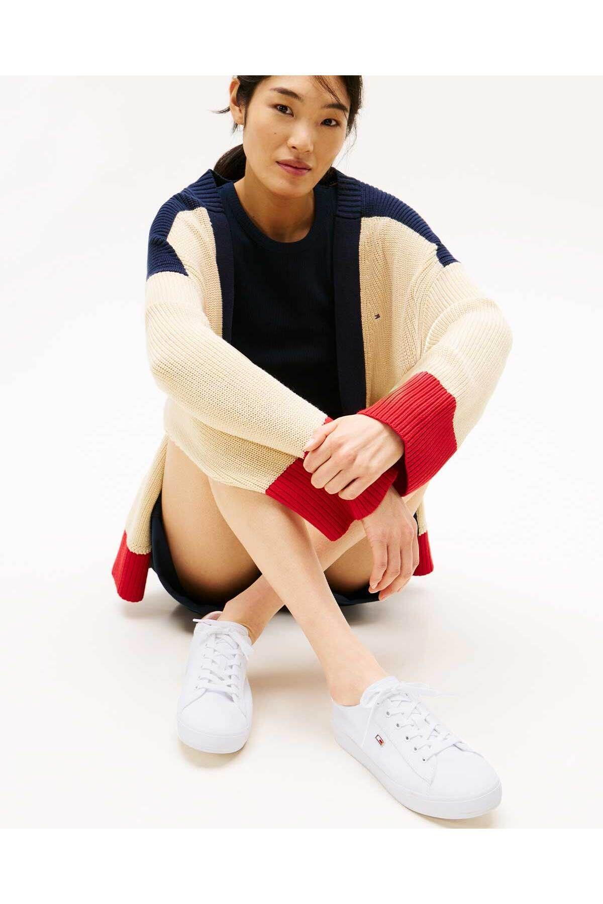 tommy-hilfiger-canvas-lace-up-sneaker-a6f3-0.jpg