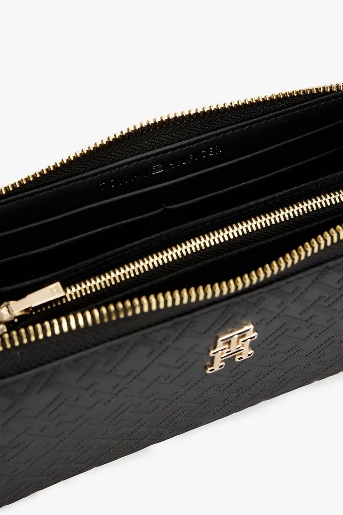 tommy-hilfiger-monogram-siyah-fermuarl-866f-b.jpg