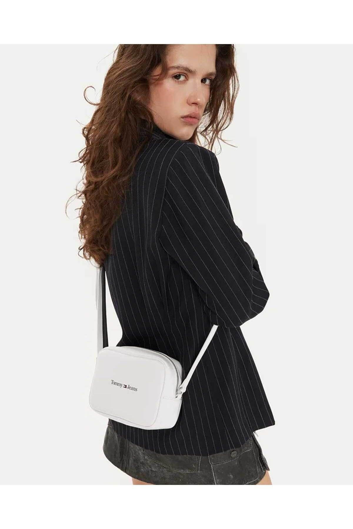 tommy-jeans-logolu-camera-bag-a-b601.jpg
