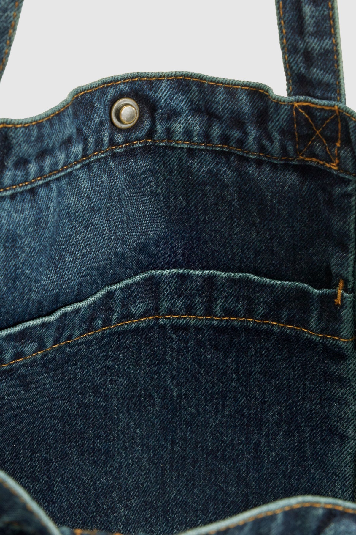 tote-laid-in-the-meadow-dark-indigo-ca-89-924.jpg
