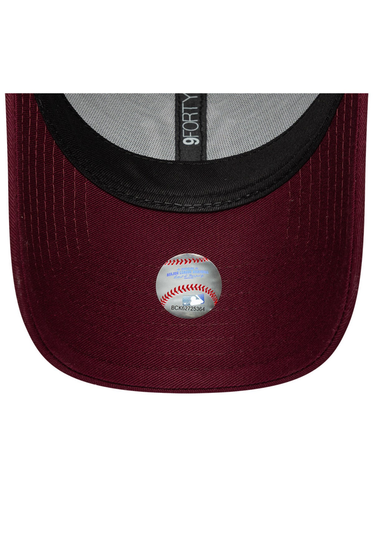 wmns-metallic-logo-9forty-neyyan-fbgpn-0c1d00.jpg