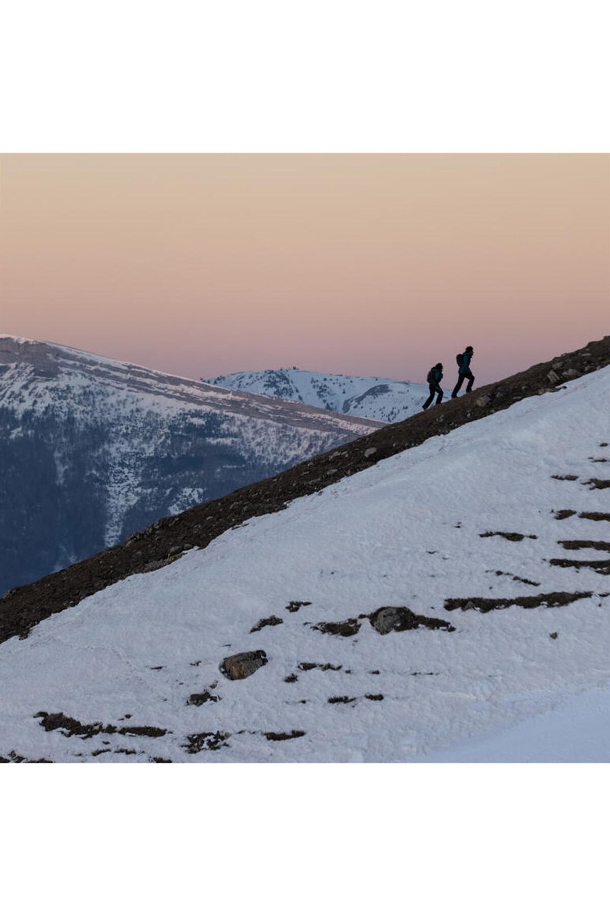 x-ultra-4-mid-winter-87bbff.jpg