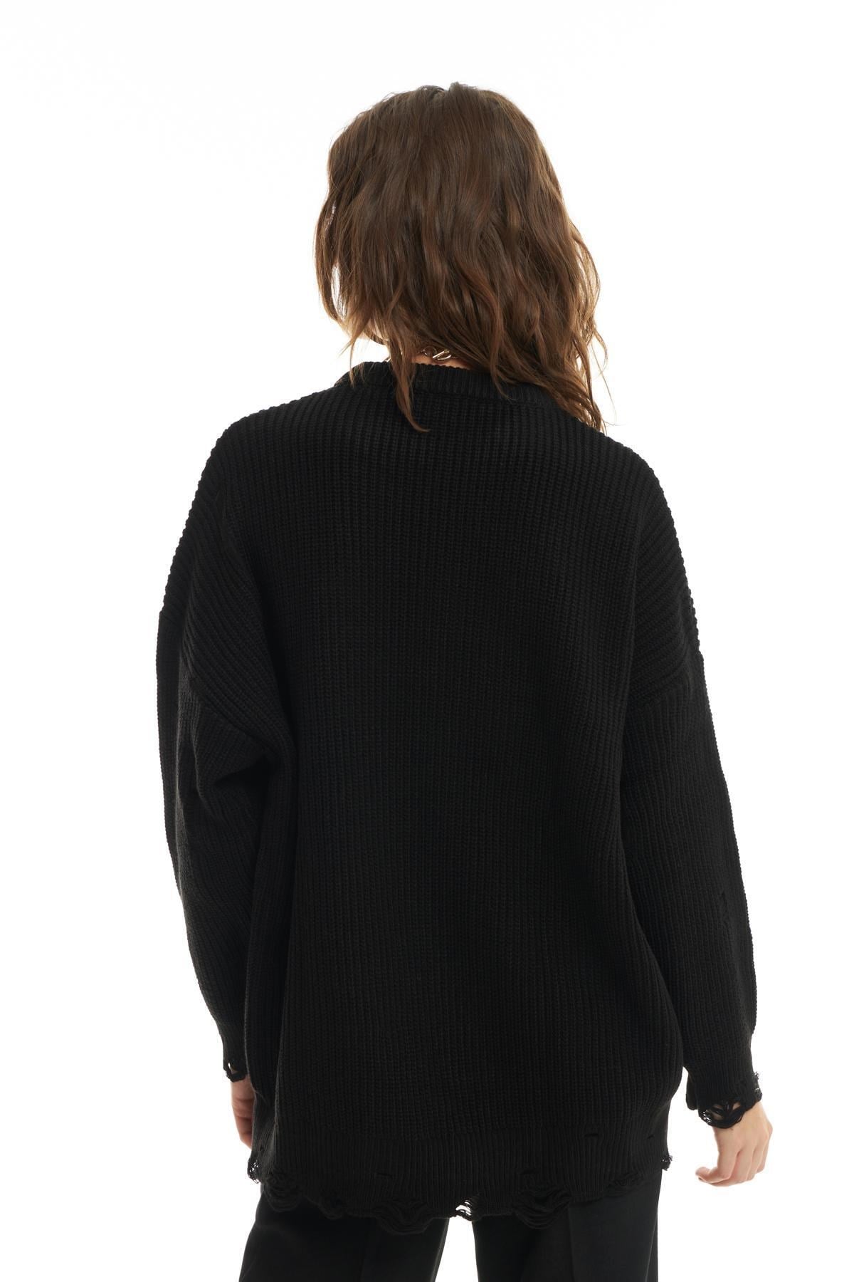 yirtik-detayli-oversize-kazak-siyah-624-49.jpg