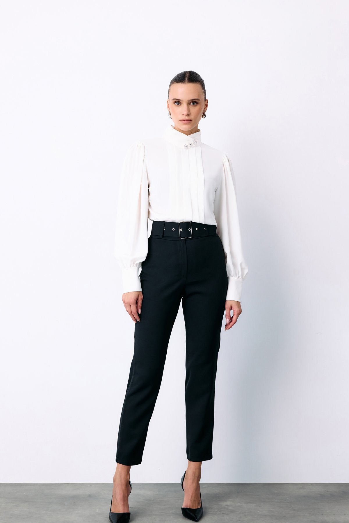 yuksek-bel-kemerli-pantolon-siyah-830daa.jpg