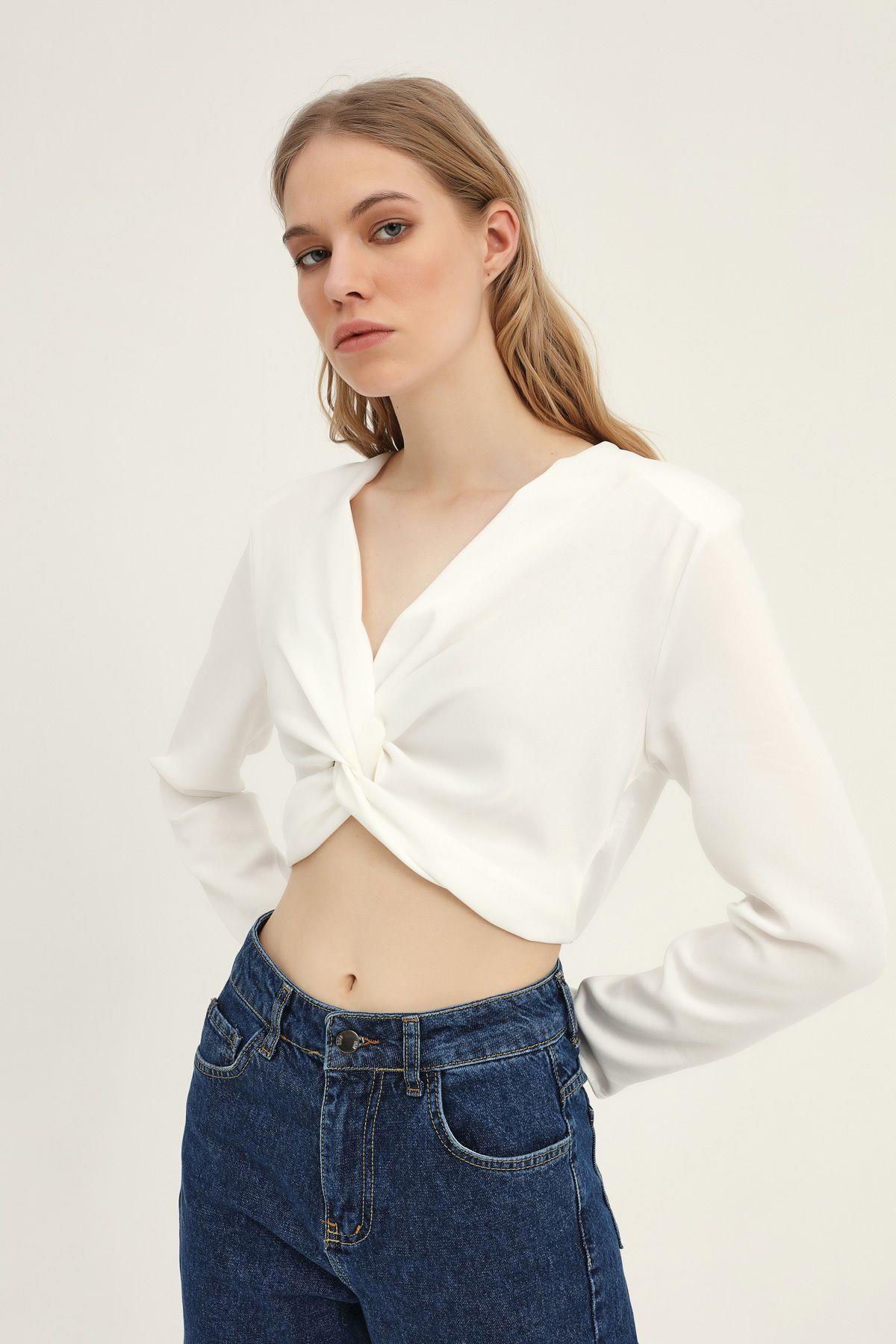 Düğüm Detaylı Crop Bluz Ekru