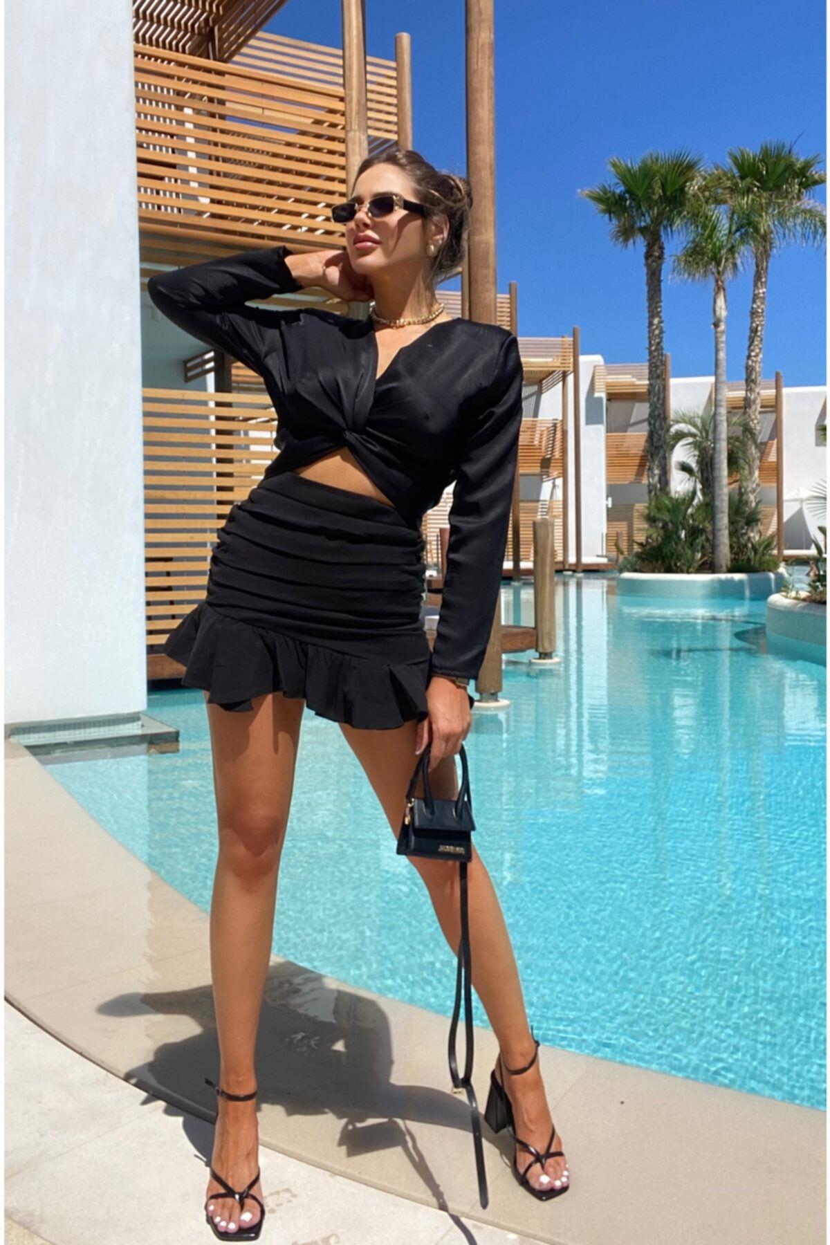 Kadın Siyah Düğüm Detaylı Crop Bluz
