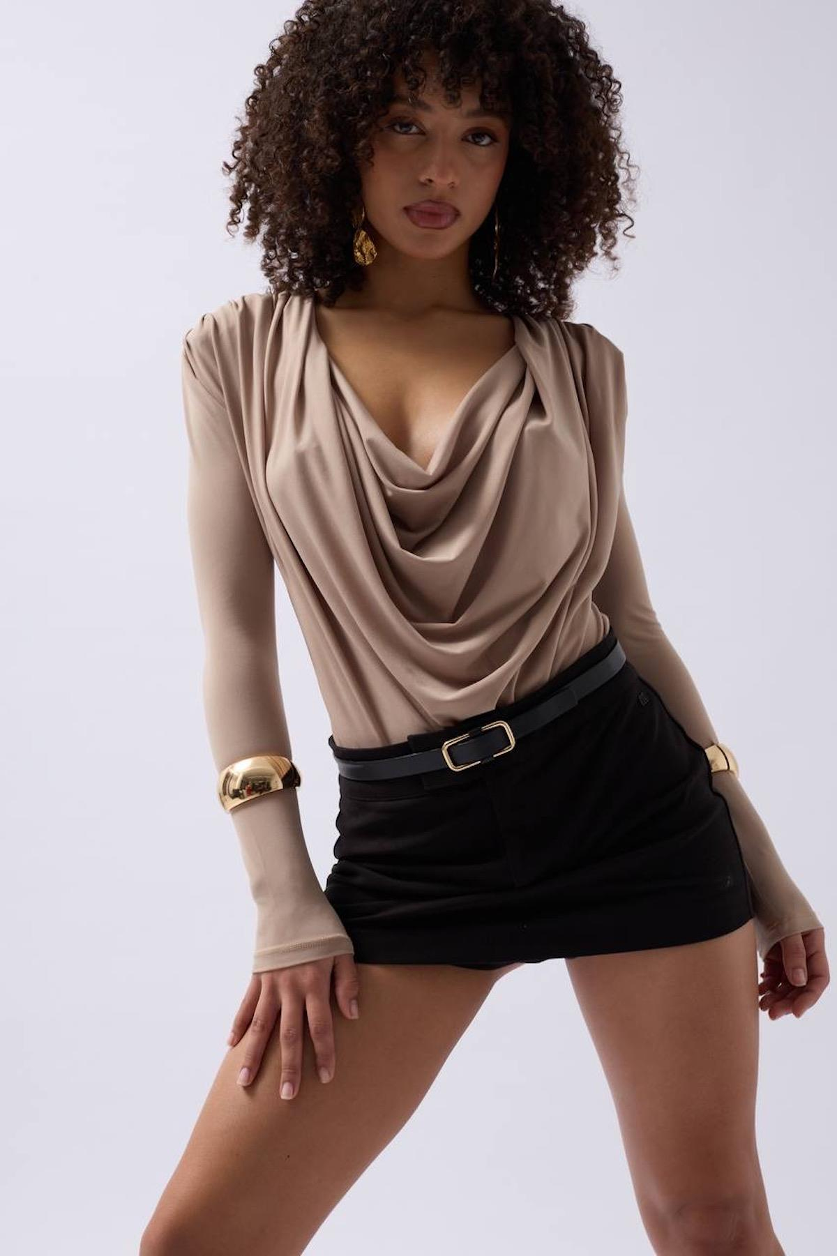 Vatkalı Degaje Yaka Bej  Bodysuit